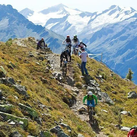 Erwin & Eleonore Huettl * Neukirchen am Großvenediger